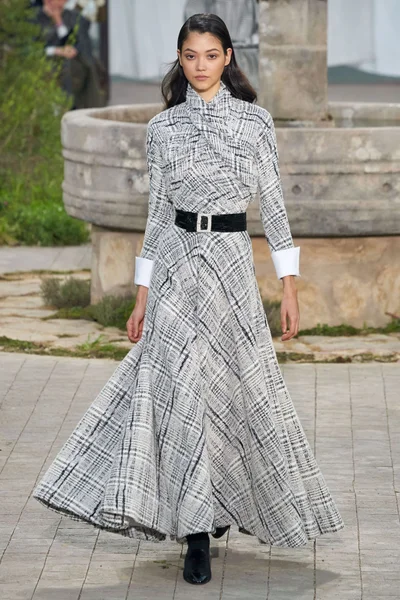 Look 12